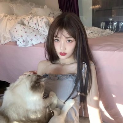 一位站立的人